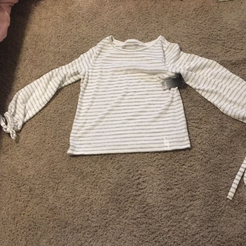Sweater/ long sleeve